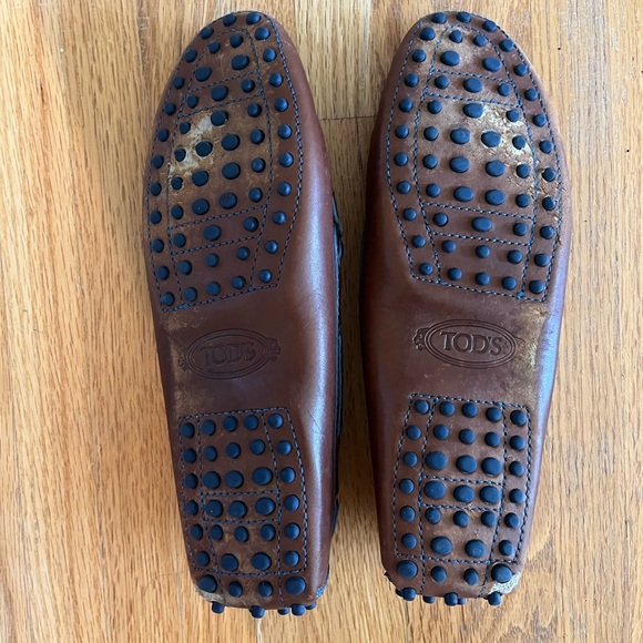 TOD’S women’s brown leather Gommino Driving Shoes - Picture 4 of 6